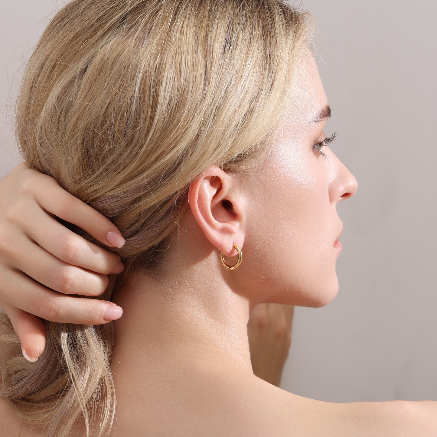 Classic Everyday Lightweight Gold Hoop Earrings