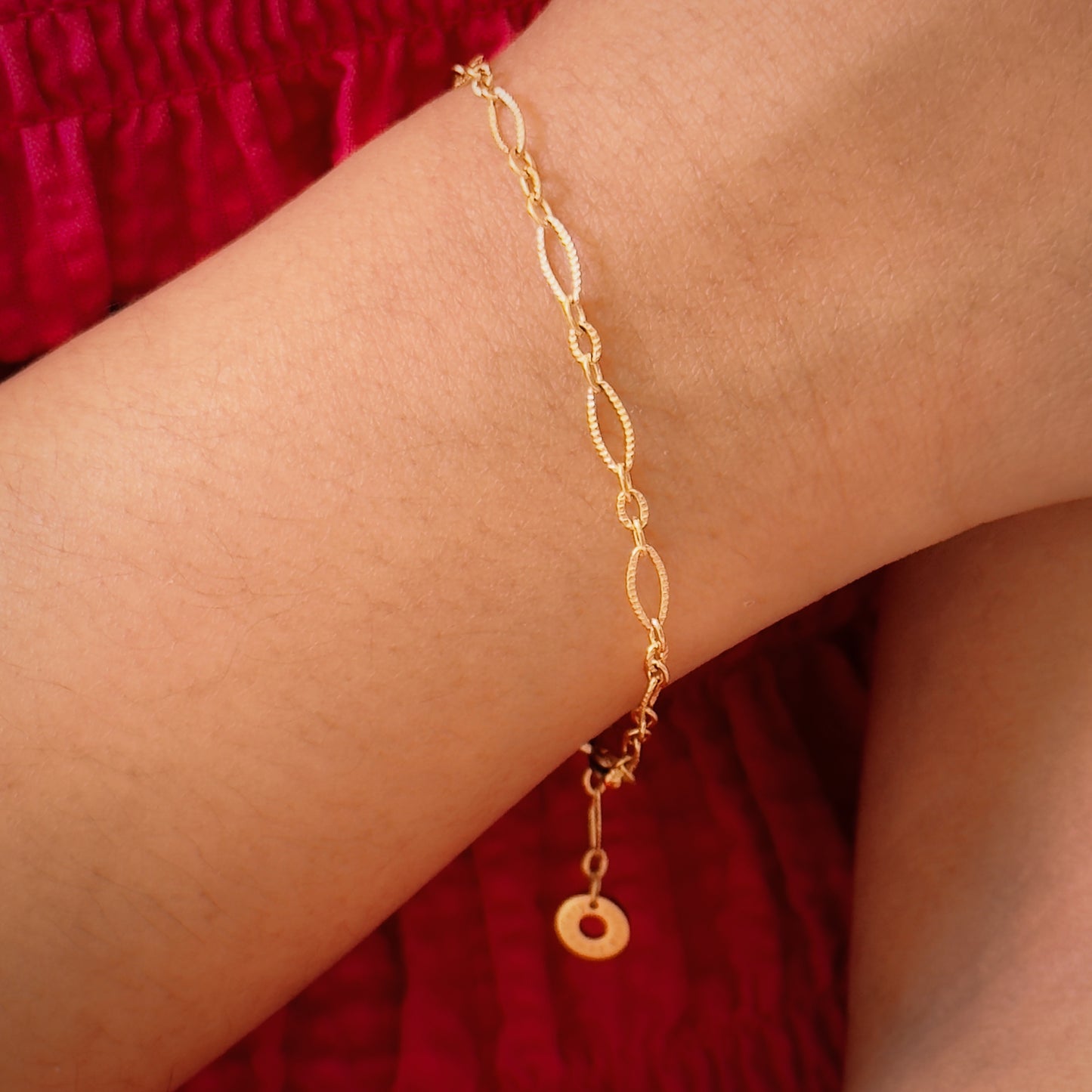 Delicate Gold Oval Link Bracelet