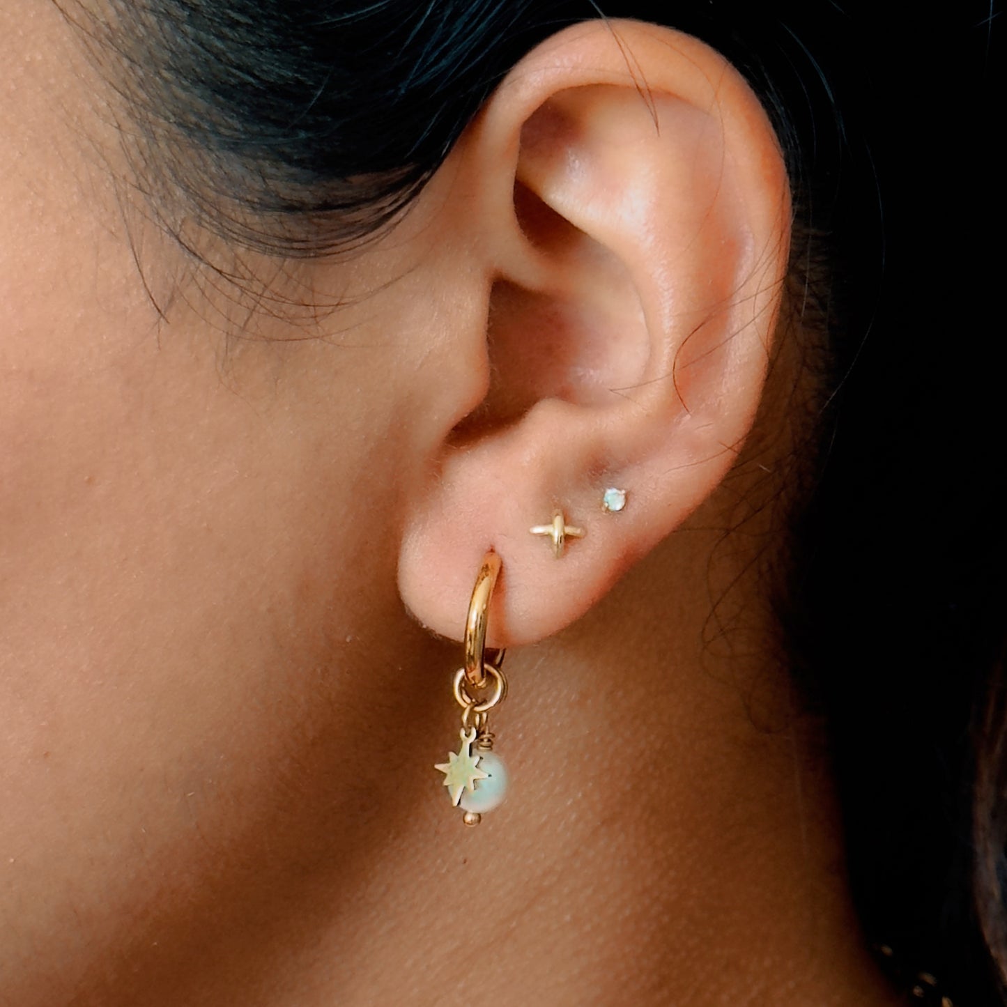 Elegant Gold Hoop Earrings with Freshwater Pearl