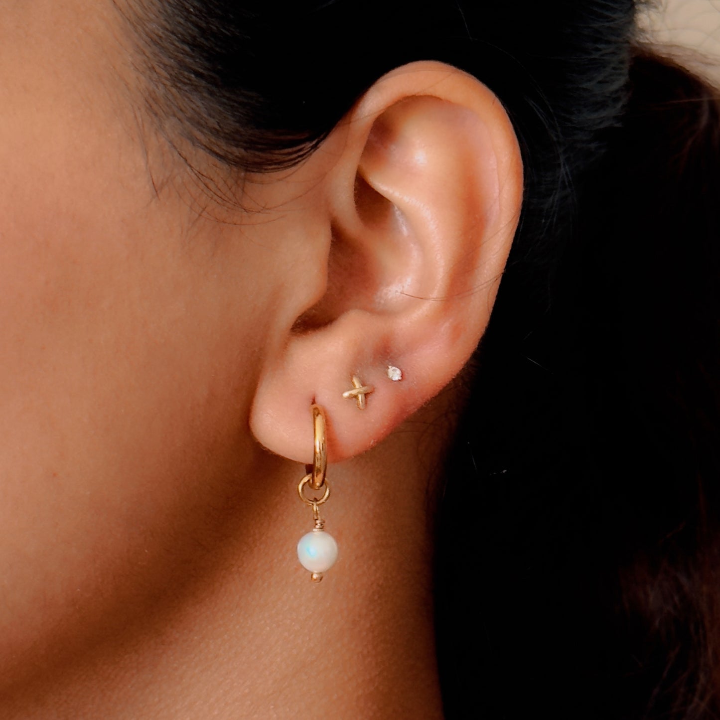 Elegant Gold Hoop Earrings with Freshwater Pearl