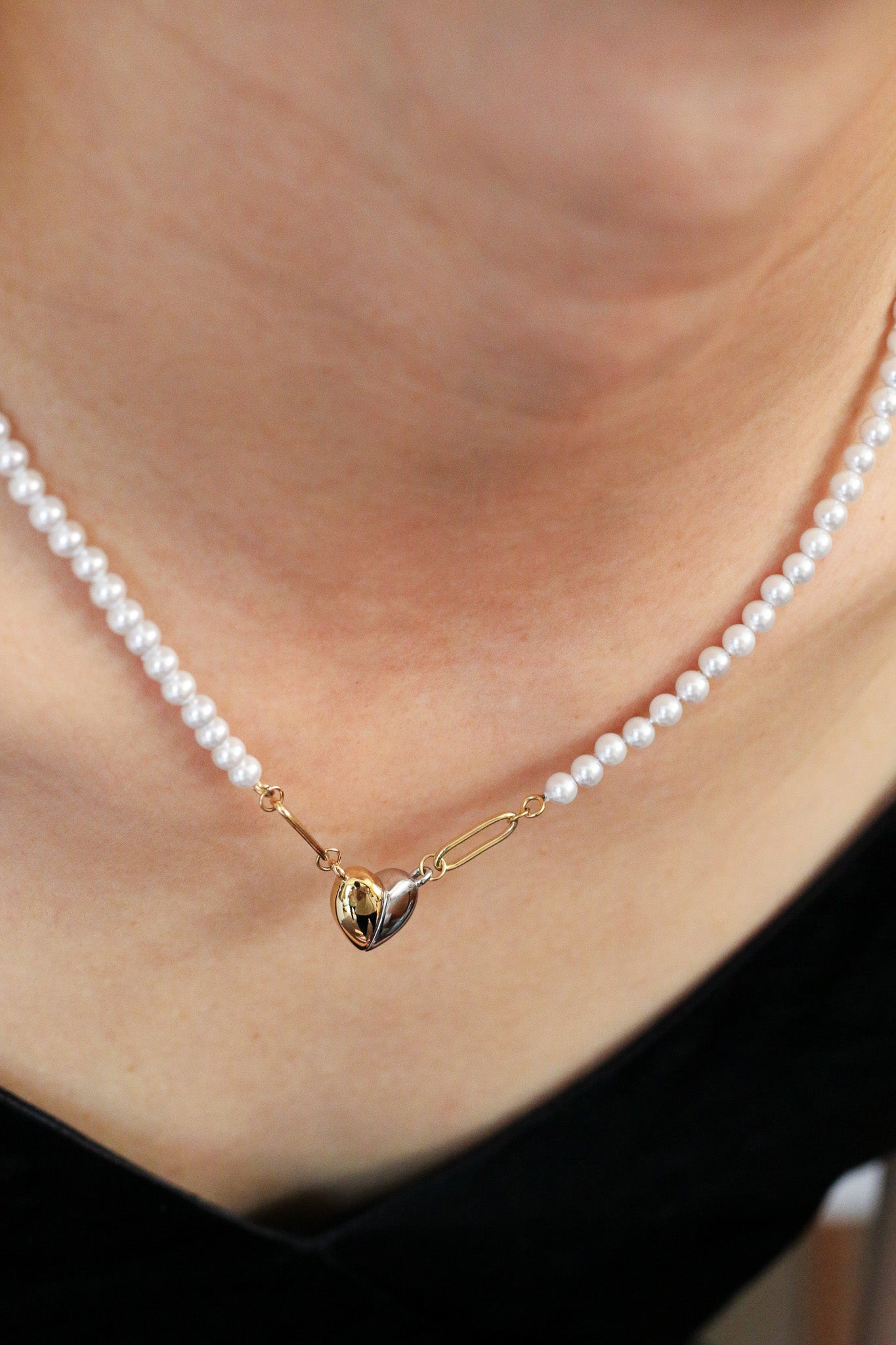 Two-Tone Magnetic Heart Pearl Necklace