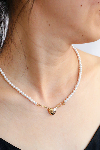 Two-Tone Magnetic Heart Pearl Necklace